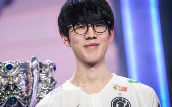 NBA常规赛MVP争夺战激烈